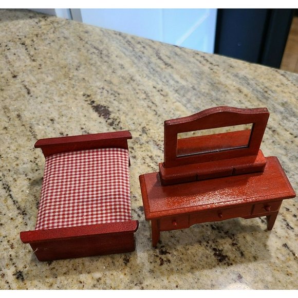 Greenbrier International Doll House Furniture Red Wood Plaid Bed. Mirror Dresser - Picture 2 of 11